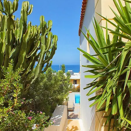 Hotel de apartamente Golden - & 3*